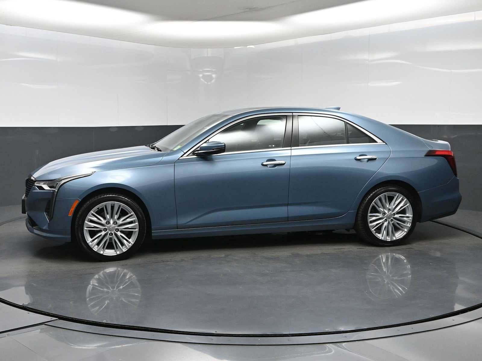2023 Cadillac CT4 Premium Luxury