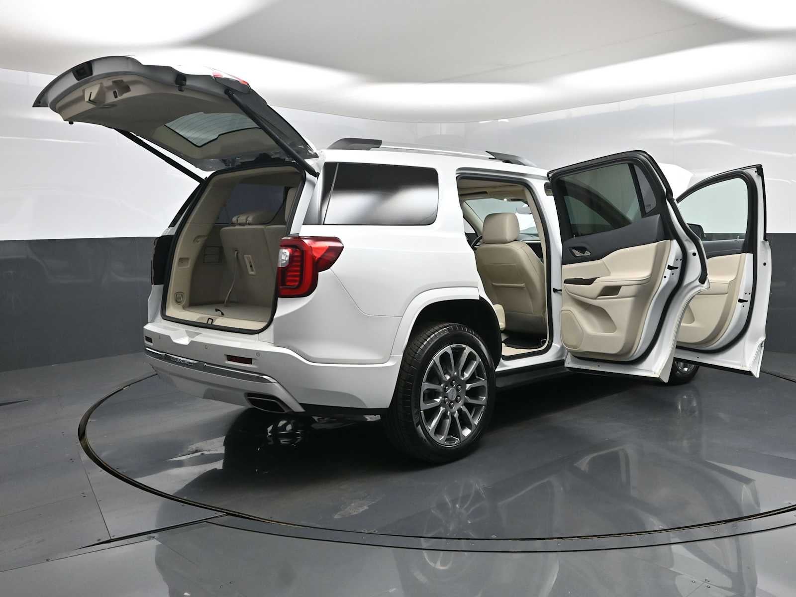 2022 GMC Acadia Denali