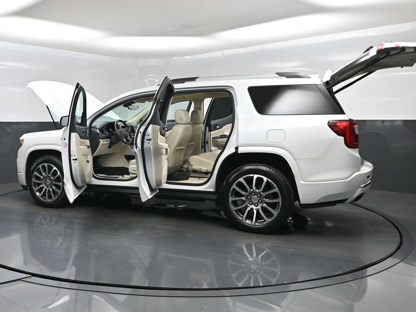 2022 GMC Acadia Denali