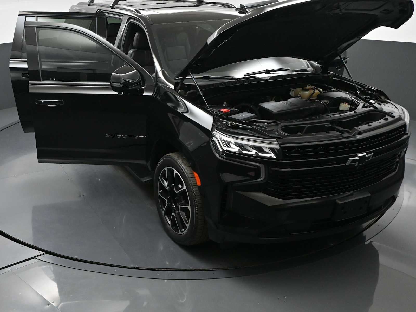 2023 Chevrolet Suburban RST