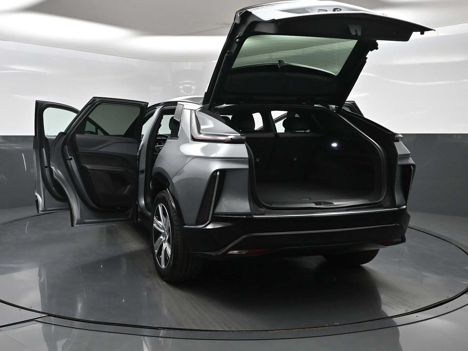 2024 Cadillac LYRIQ Tech