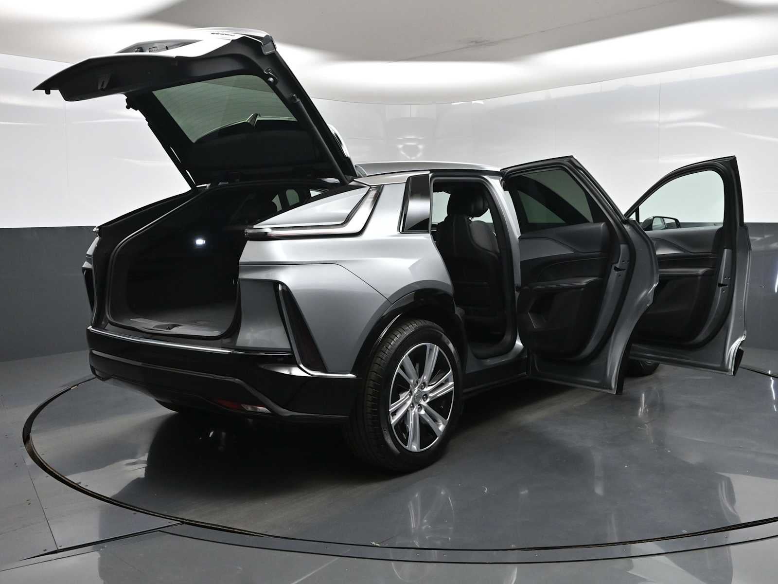 2024 Cadillac LYRIQ Tech