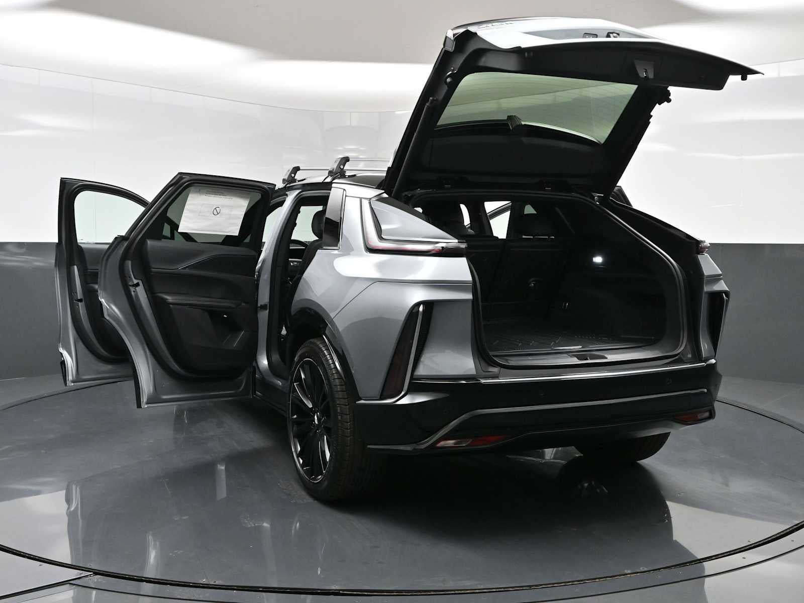 2025 Cadillac LYRIQ Luxury 1