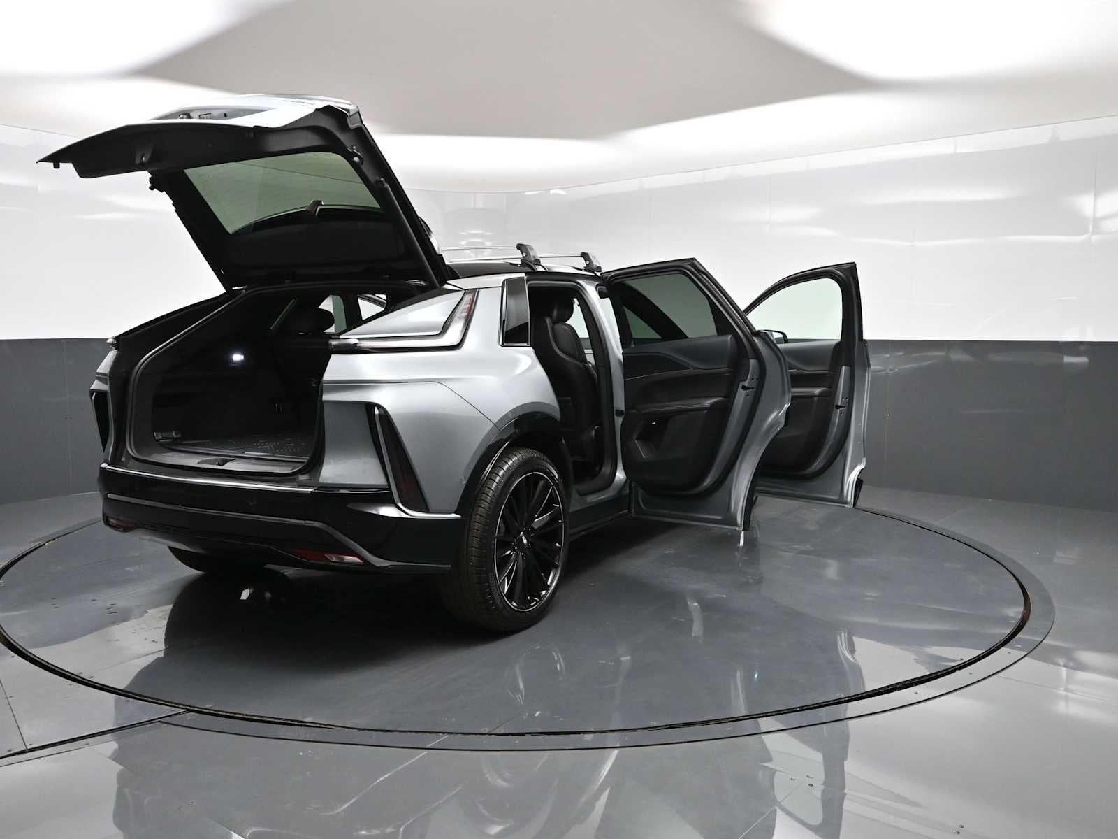 2025 Cadillac LYRIQ Luxury 1