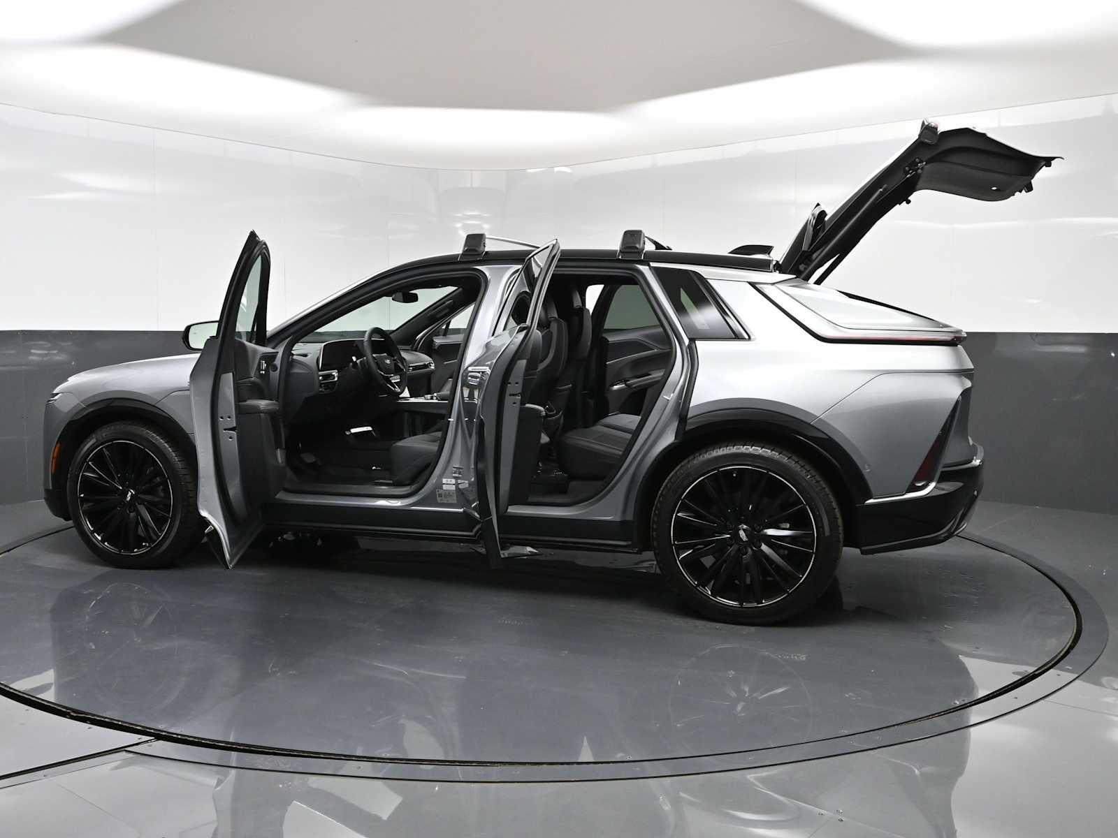 2025 Cadillac LYRIQ Luxury 1