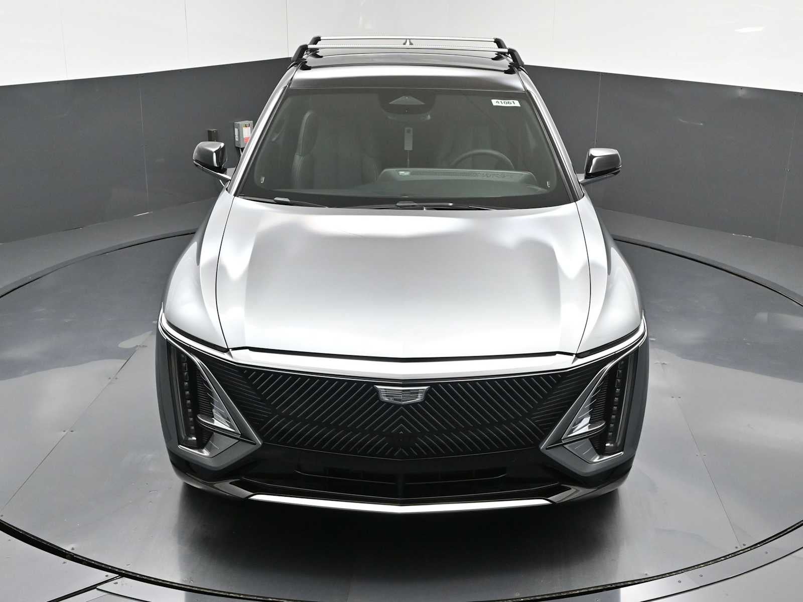 2025 Cadillac LYRIQ Luxury 1