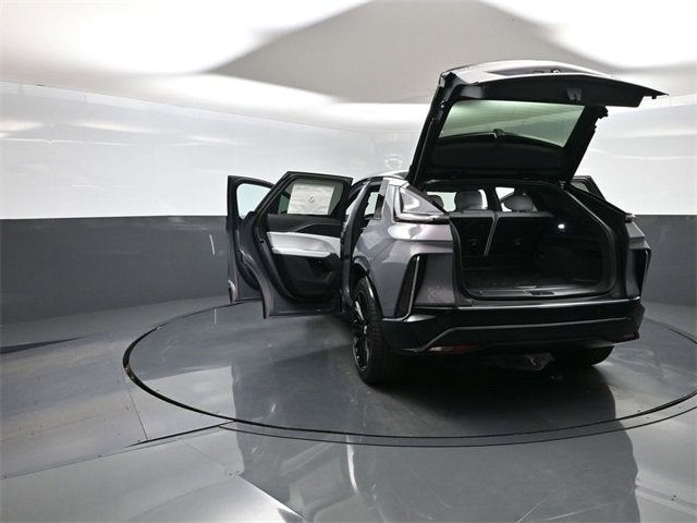 2025 Cadillac LYRIQ Luxury 1