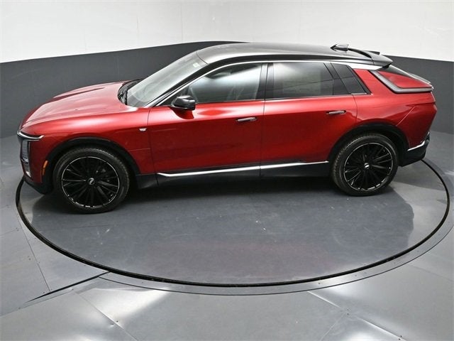 2025 Cadillac LYRIQ Luxury 1