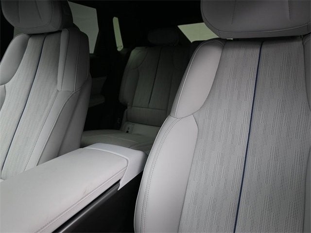 2025 Cadillac LYRIQ Luxury 1