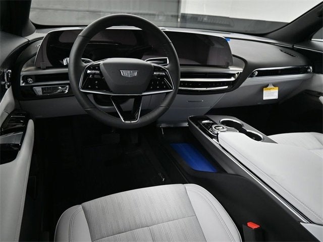 2025 Cadillac LYRIQ Luxury 1