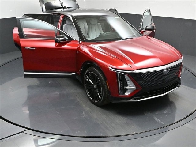 2025 Cadillac LYRIQ Luxury 1