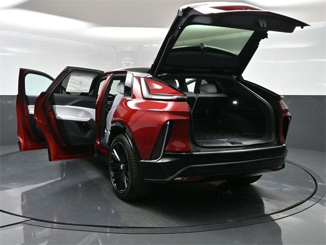 2025 Cadillac LYRIQ Luxury 1