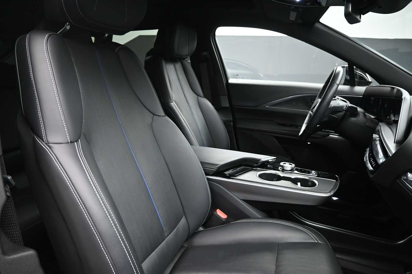 2024 Cadillac LYRIQ Luxury 1