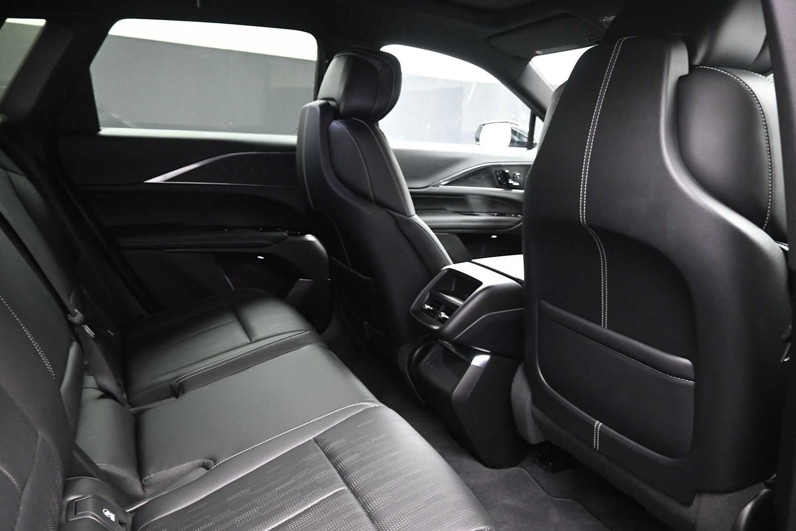 2024 Cadillac LYRIQ Luxury 1