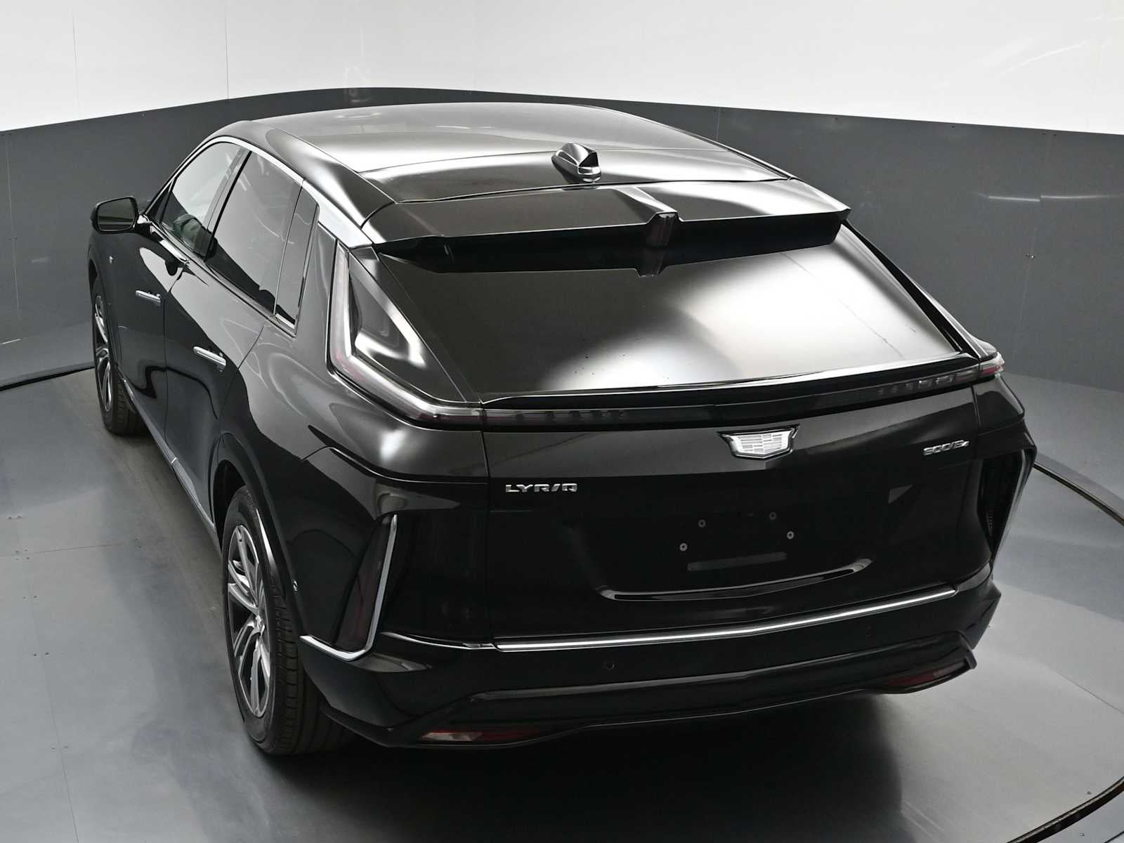 2024 Cadillac LYRIQ Luxury 1