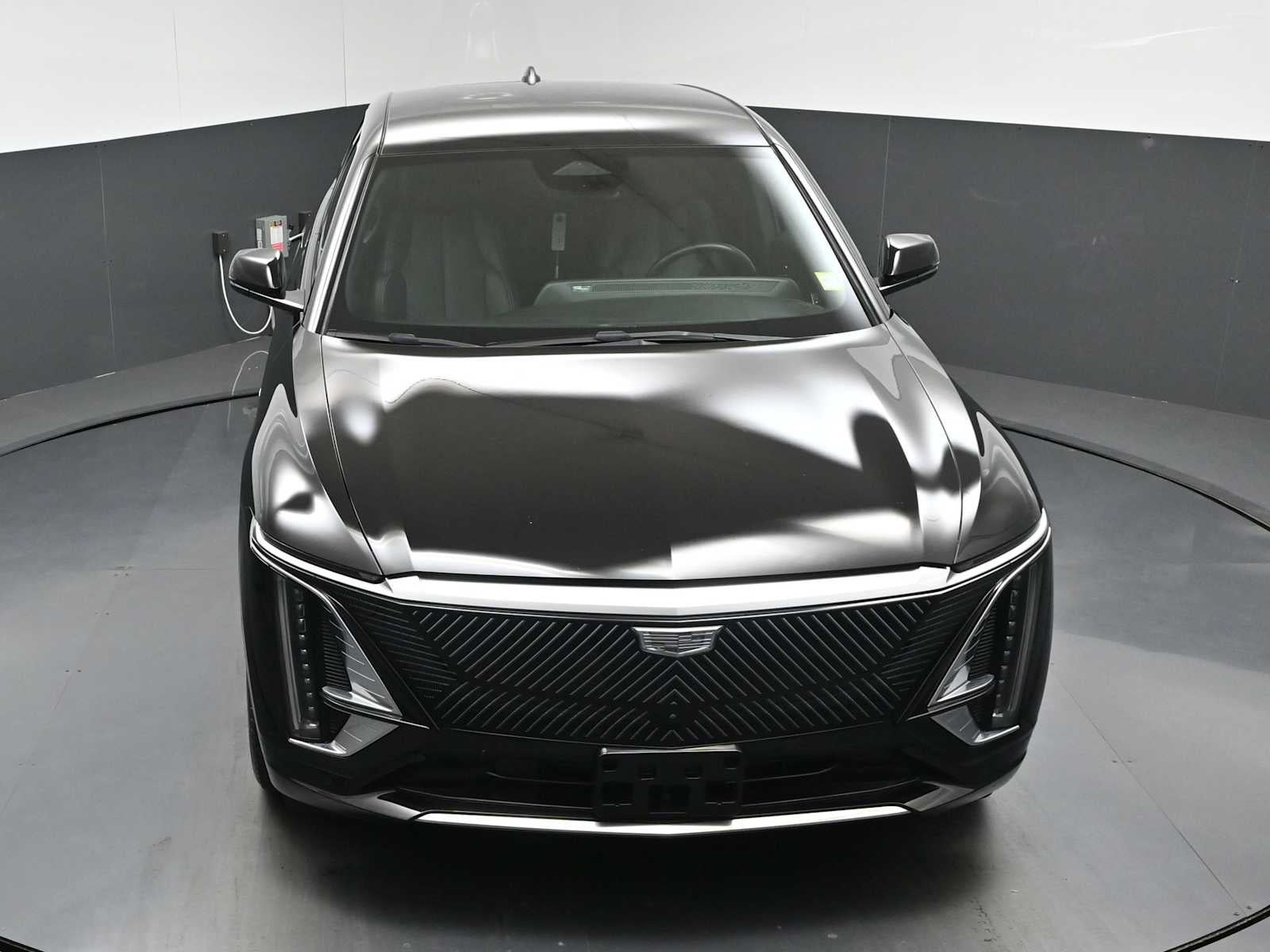 2024 Cadillac LYRIQ Luxury 2