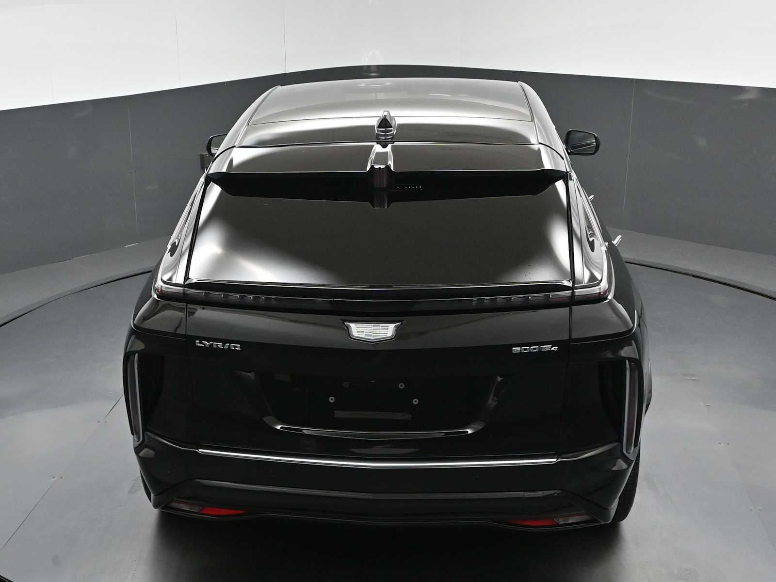 2024 Cadillac LYRIQ Luxury 2
