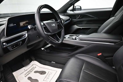 2024 Cadillac LYRIQ Luxury 2
