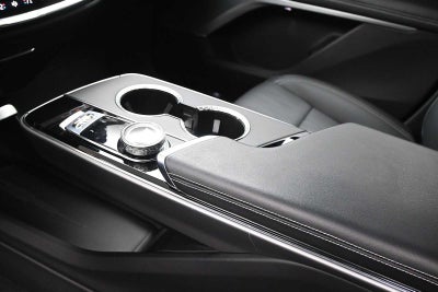 2024 Cadillac LYRIQ Luxury 2