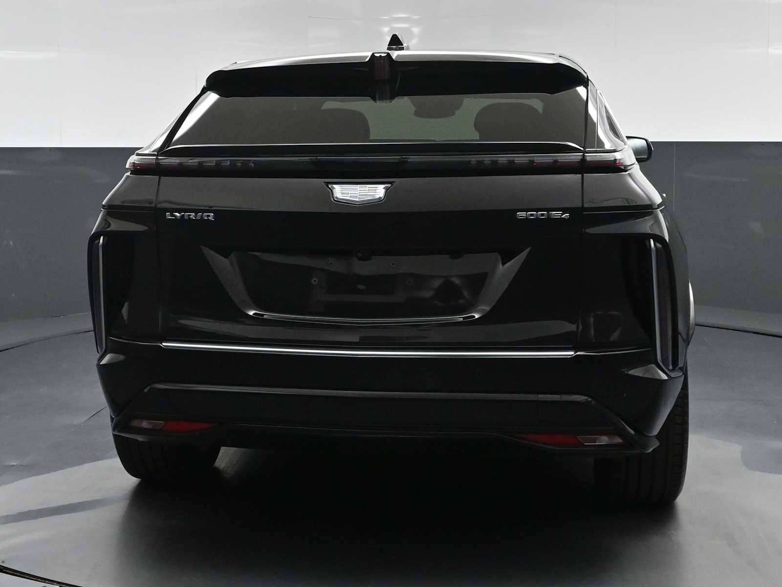 2024 Cadillac LYRIQ Luxury 2