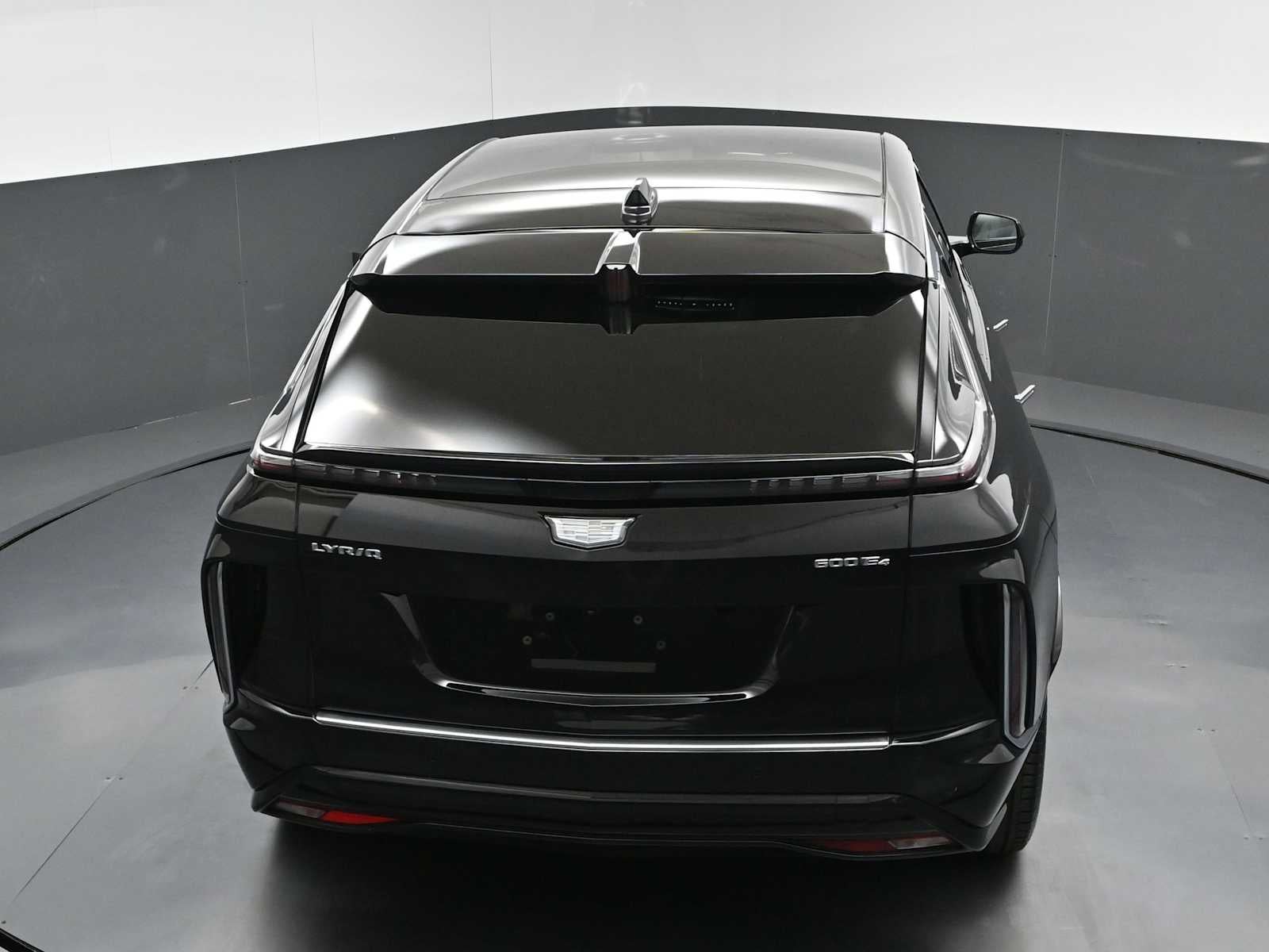 2024 Cadillac LYRIQ Luxury 2