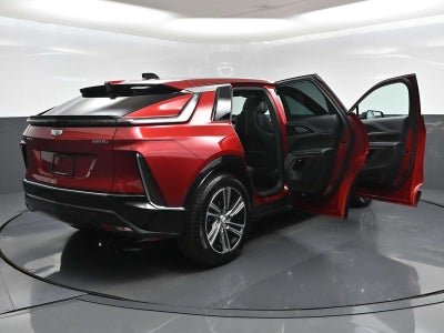 2024 Cadillac LYRIQ Luxury 2