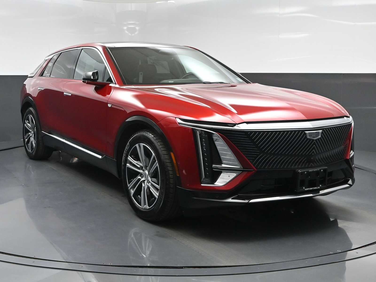 2024 Cadillac LYRIQ Luxury 2