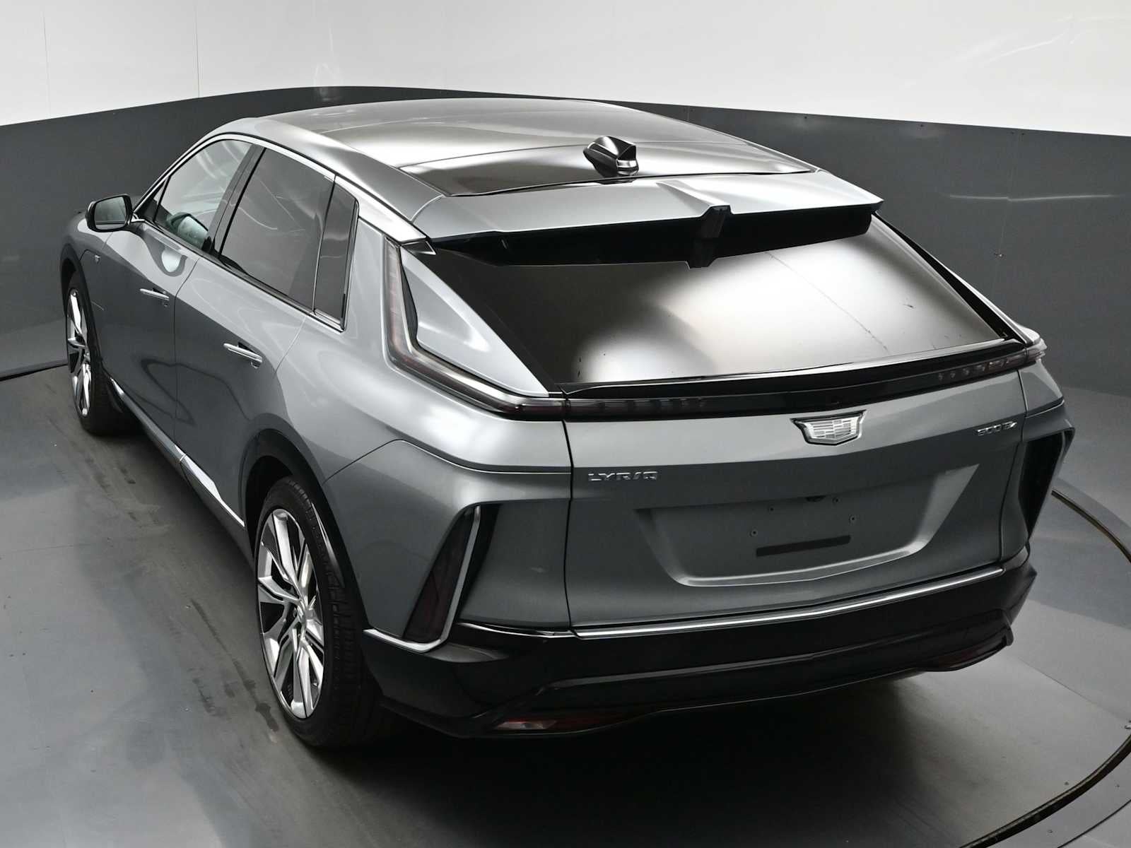2024 Cadillac LYRIQ Luxury 3