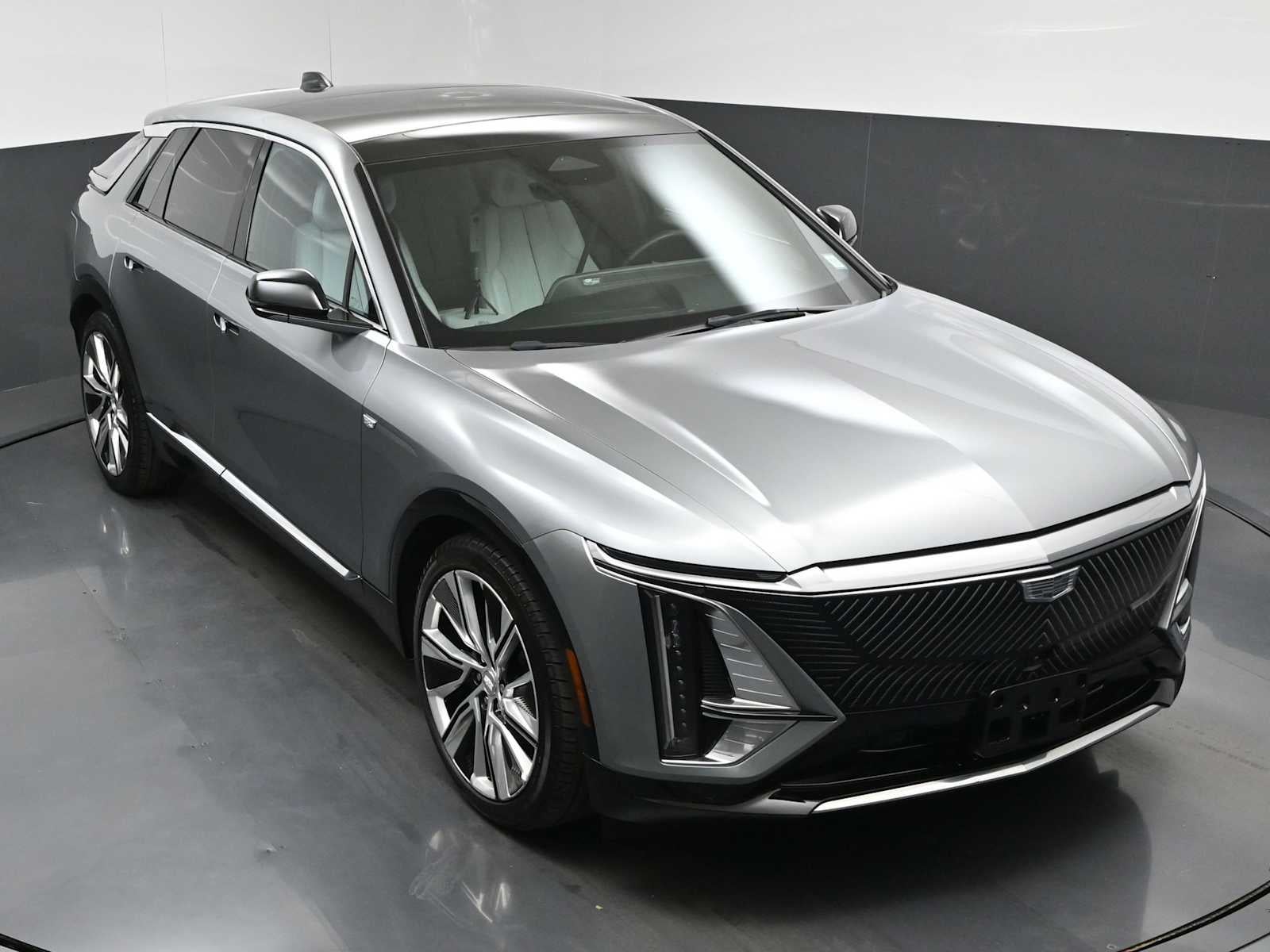 2024 Cadillac LYRIQ Luxury 3