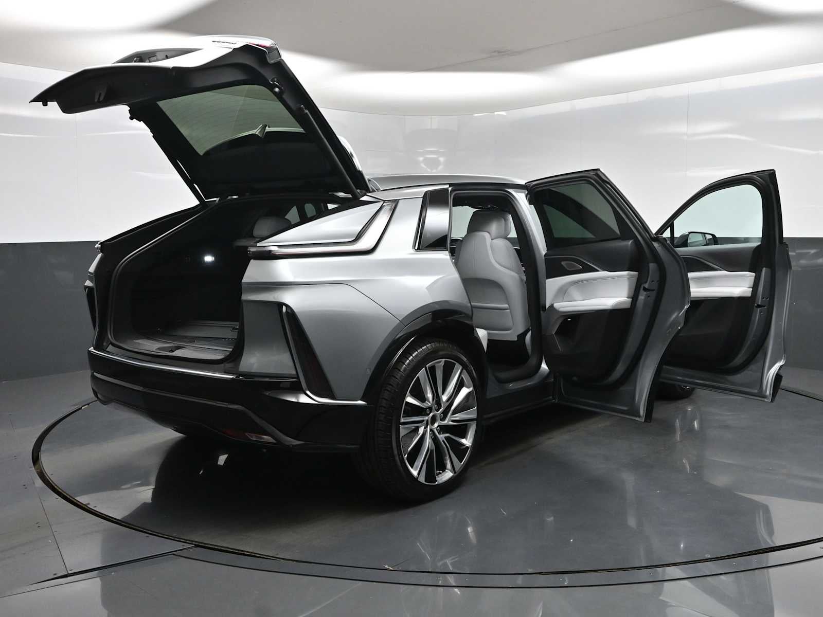 2024 Cadillac LYRIQ Luxury 3