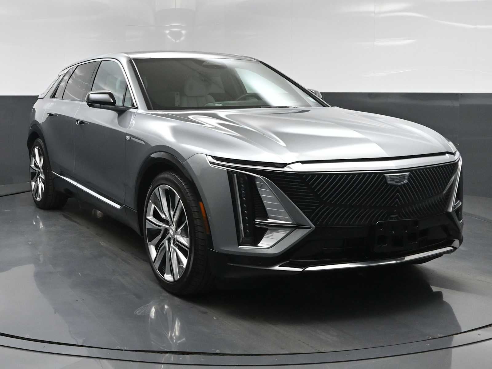 2024 Cadillac LYRIQ Luxury 3