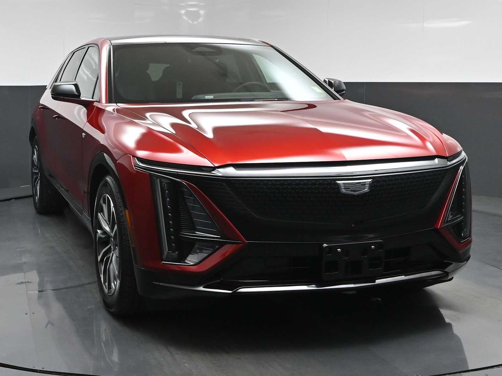 2024 Cadillac LYRIQ Sport 2