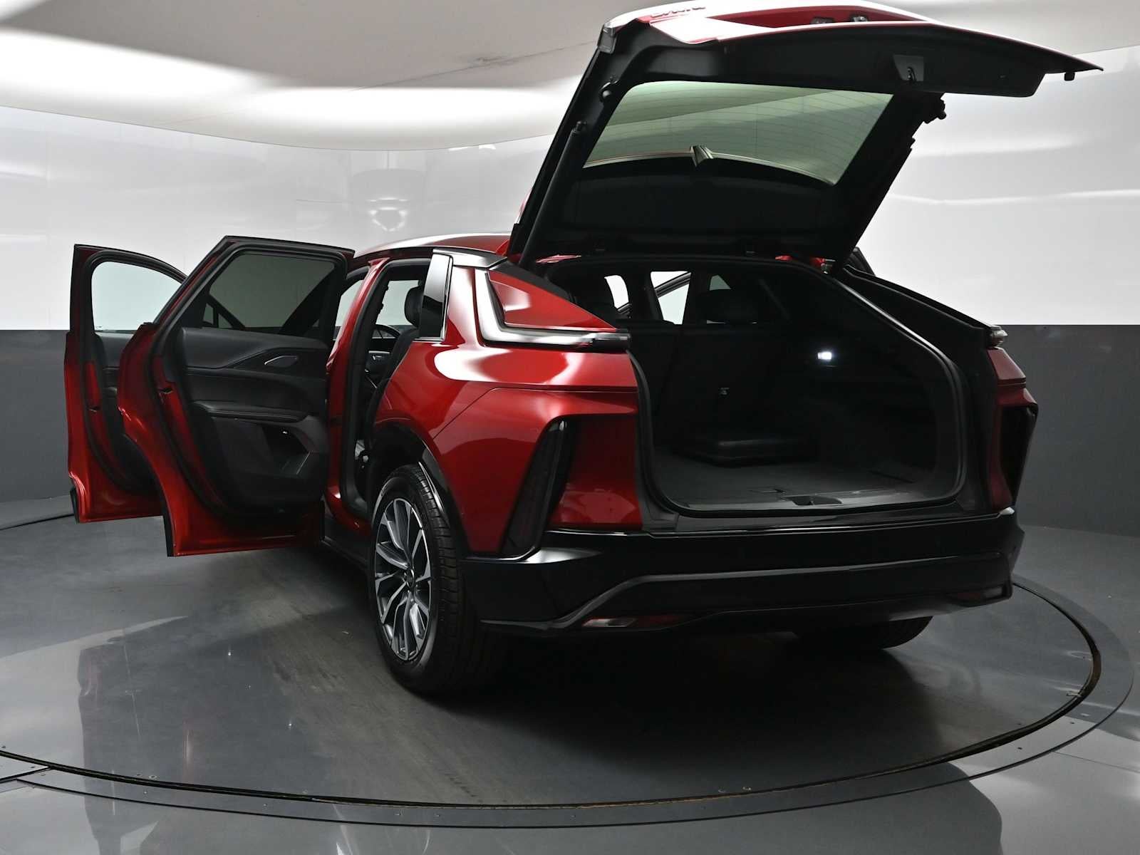 2024 Cadillac LYRIQ Sport 2