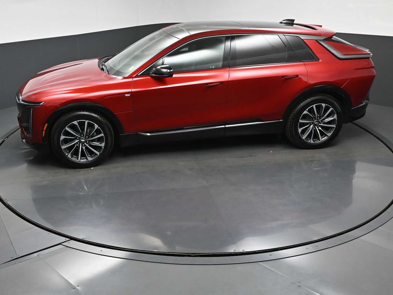 2024 Cadillac LYRIQ Sport 2