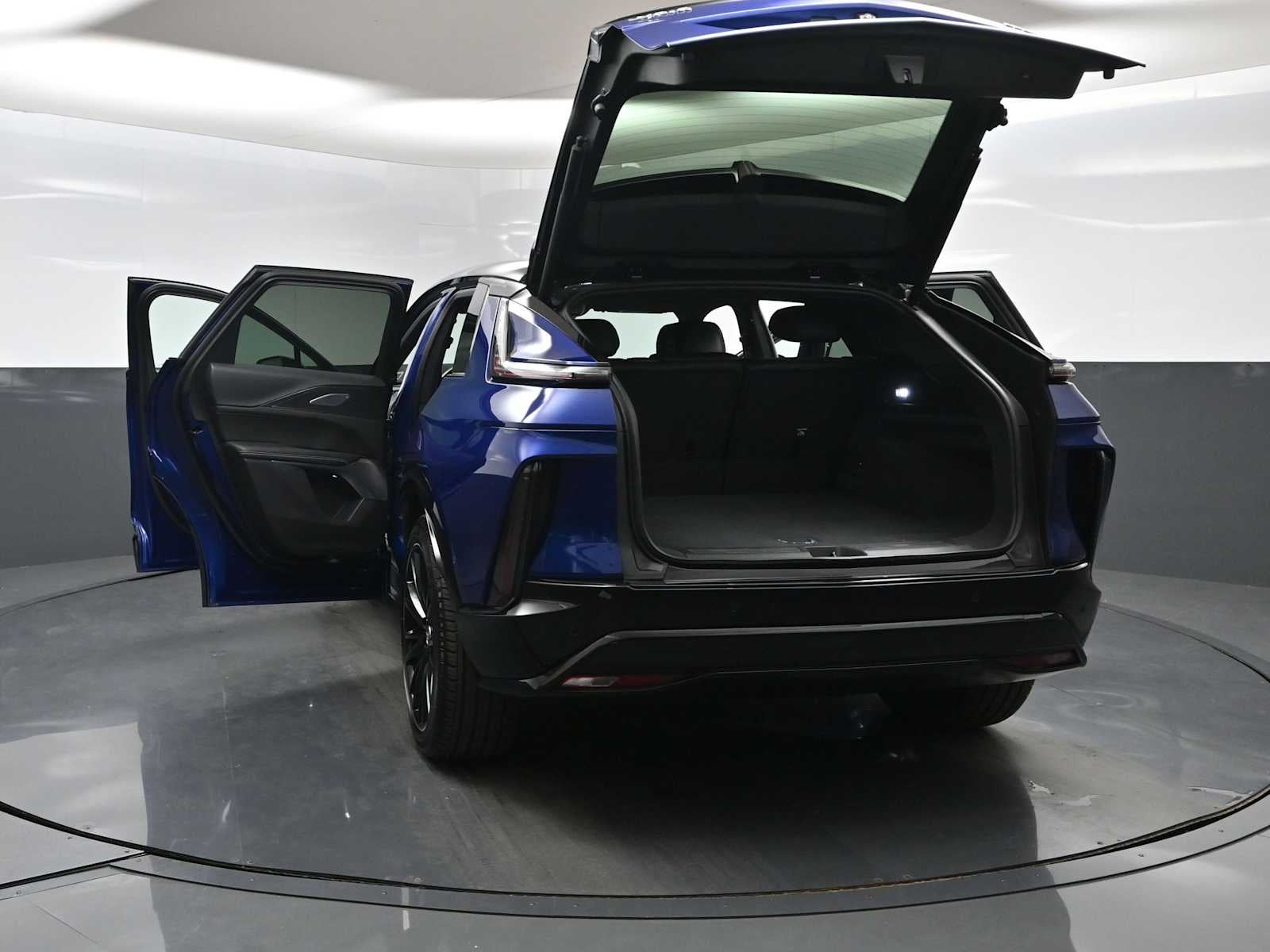 2024 Cadillac LYRIQ Sport 2