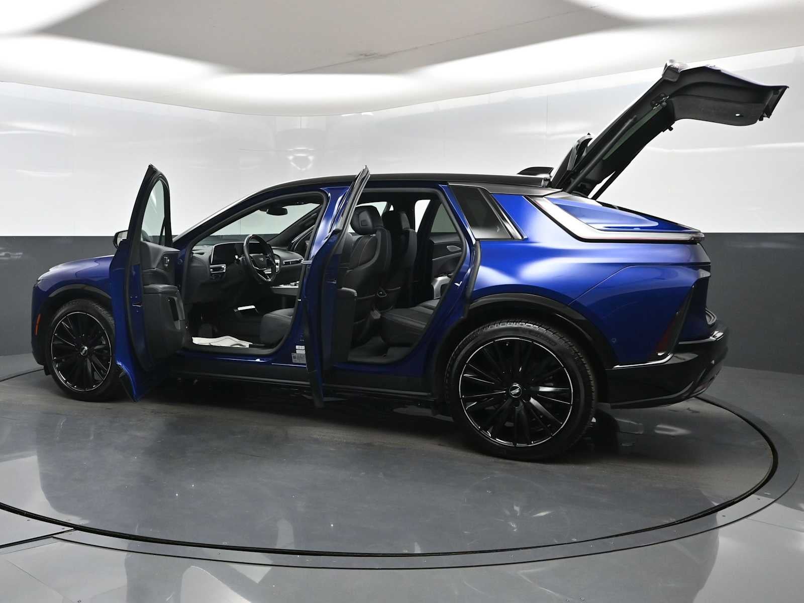 2024 Cadillac LYRIQ Sport 2