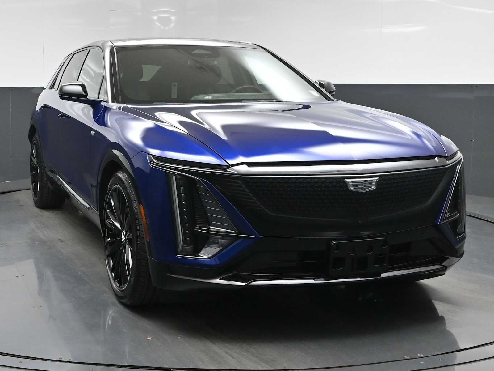 2024 Cadillac LYRIQ Sport 2