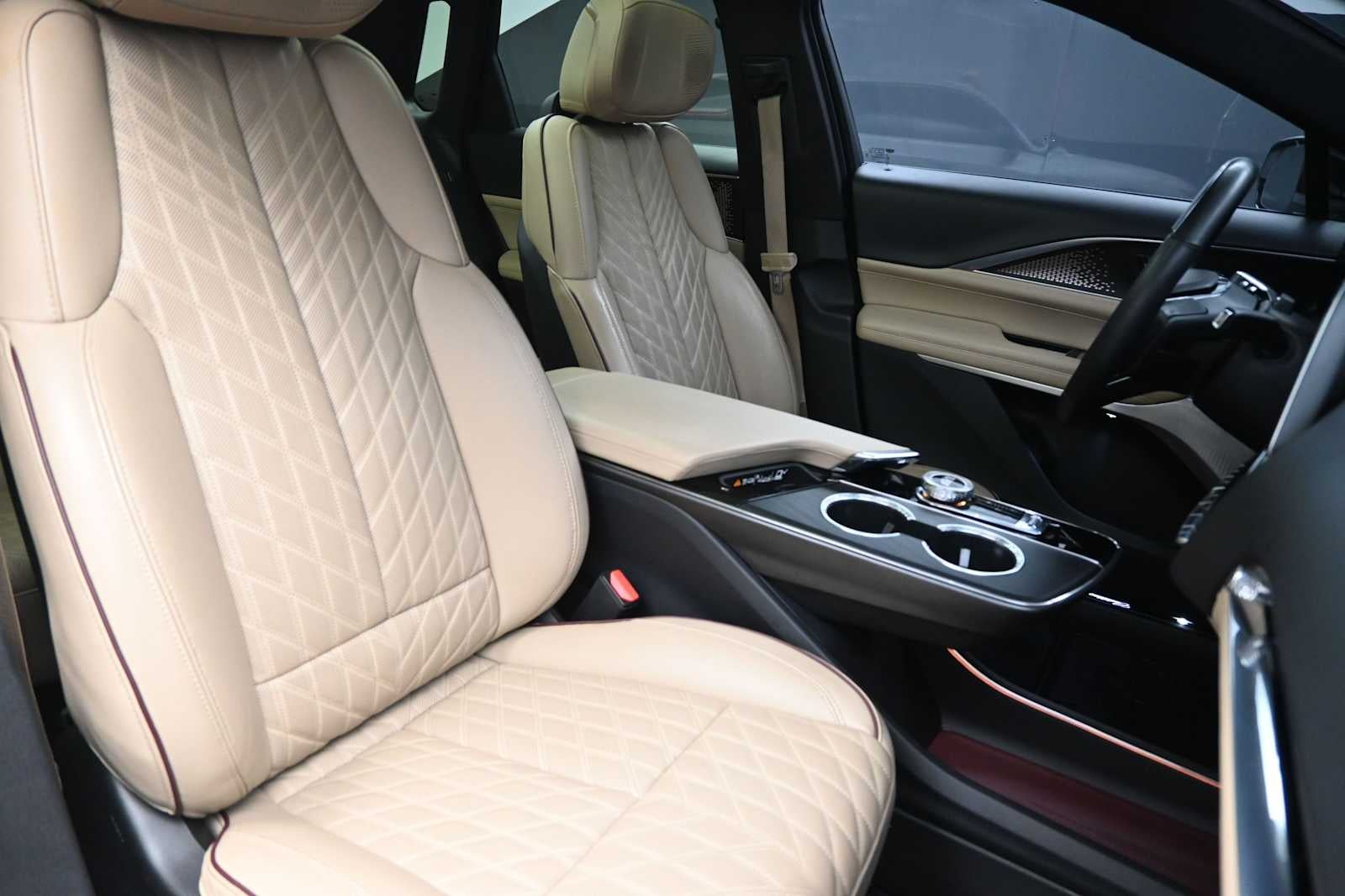 2024 Cadillac LYRIQ Sport 3