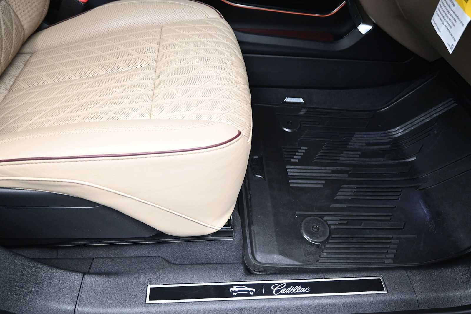 2024 Cadillac LYRIQ Sport 3