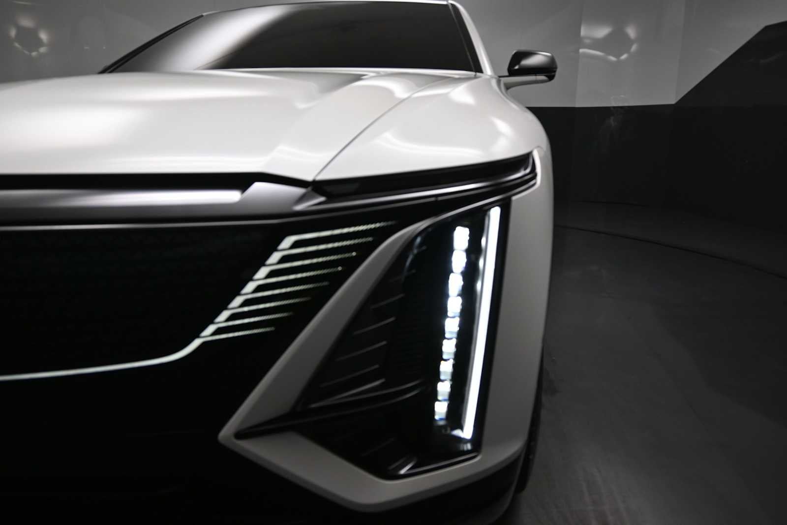 2024 Cadillac LYRIQ Sport 3
