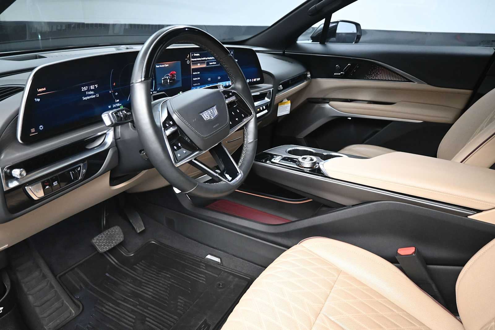 2024 Cadillac LYRIQ Sport 3
