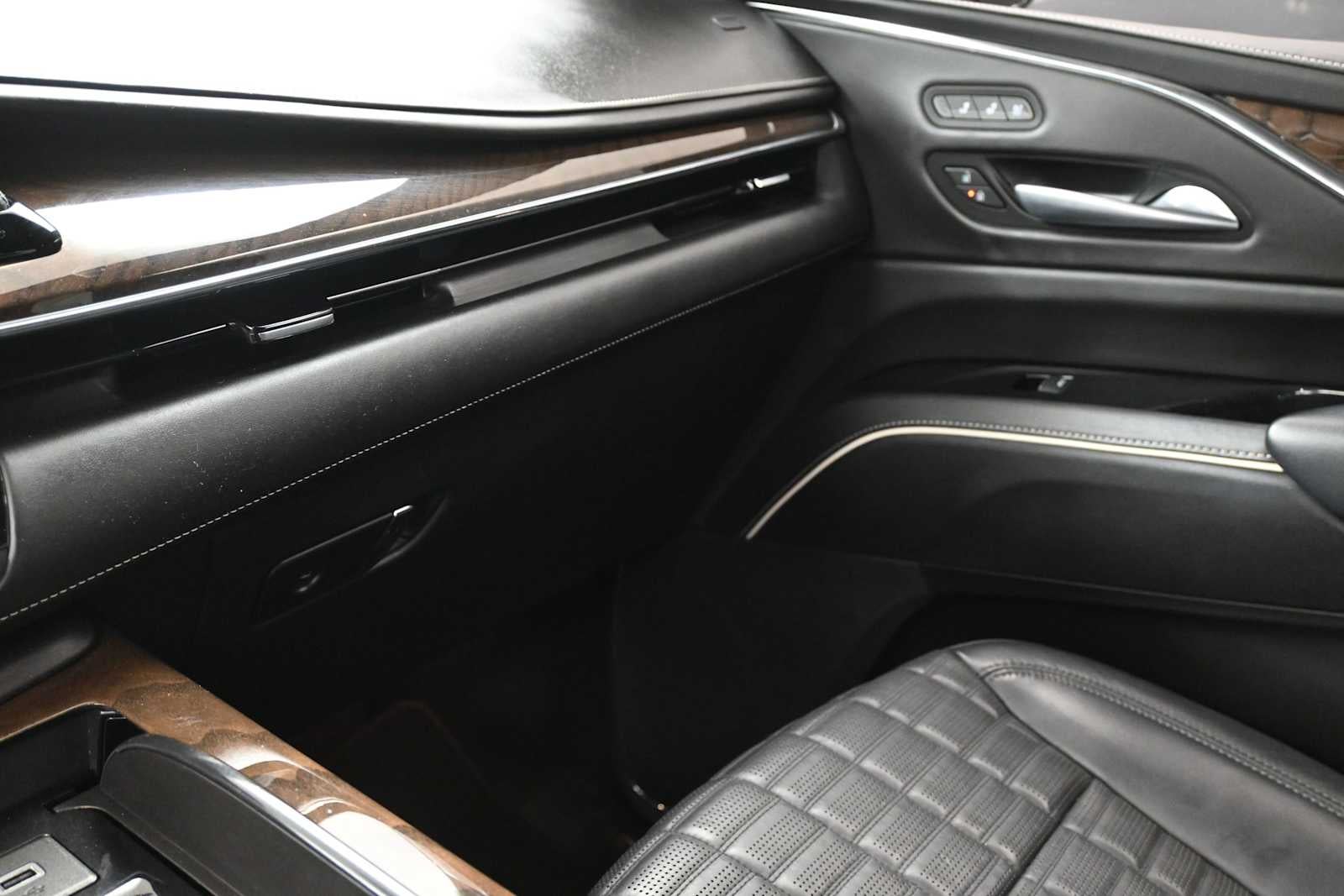 2023 Cadillac Escalade 4WD Premium Luxury Platinum