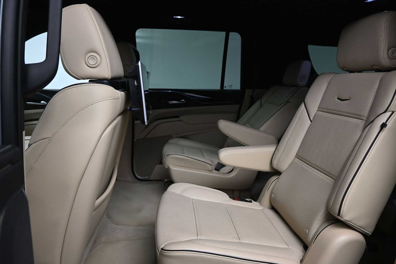 2023 Cadillac Escalade ESV Premium Luxury