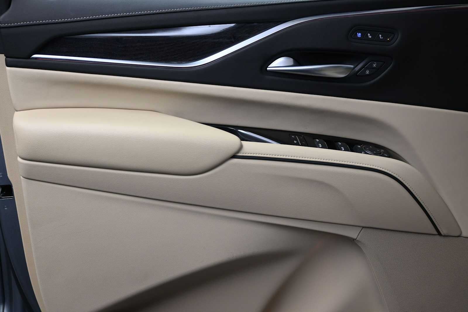 2023 Cadillac Escalade ESV Premium Luxury