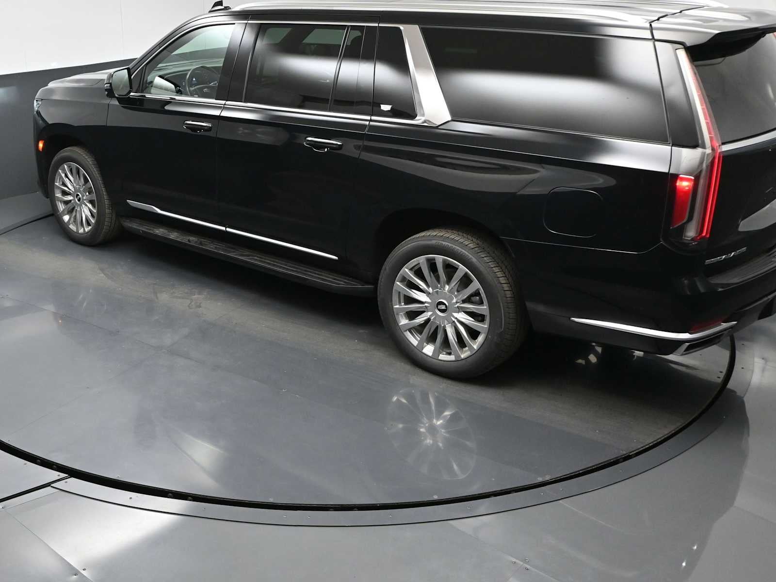 2023 Cadillac Escalade ESV Premium Luxury
