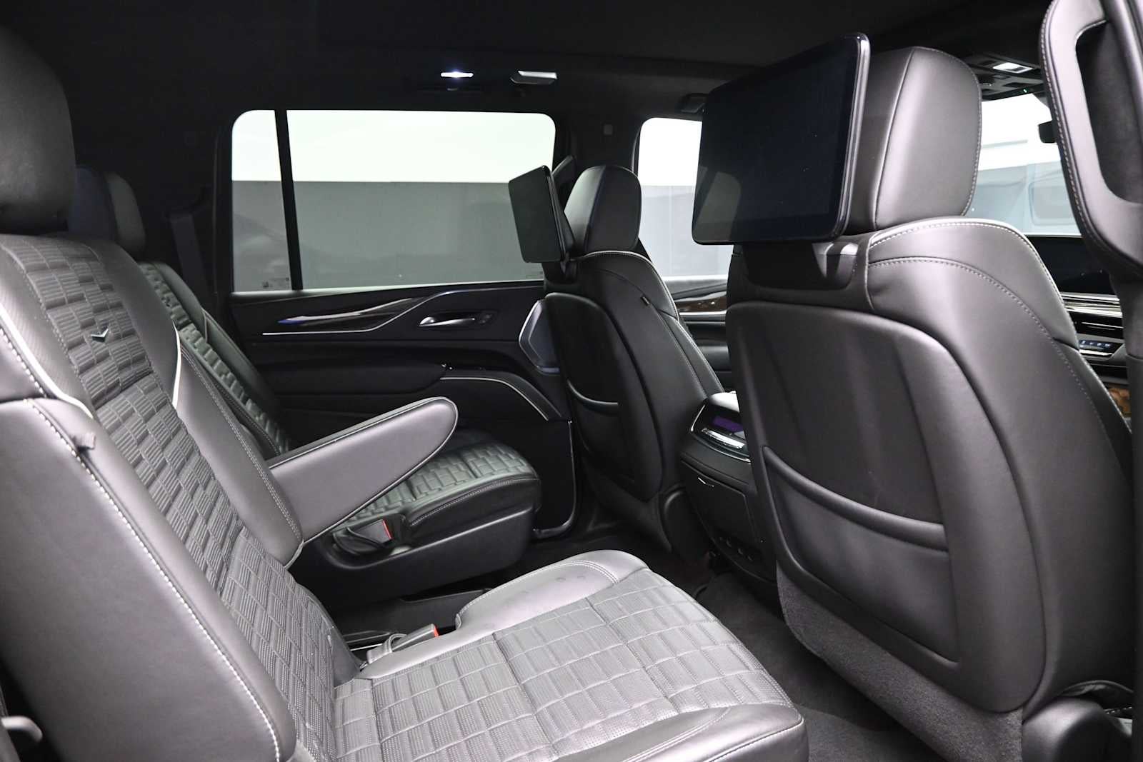 2023 Cadillac Escalade ESV Sport Platinum