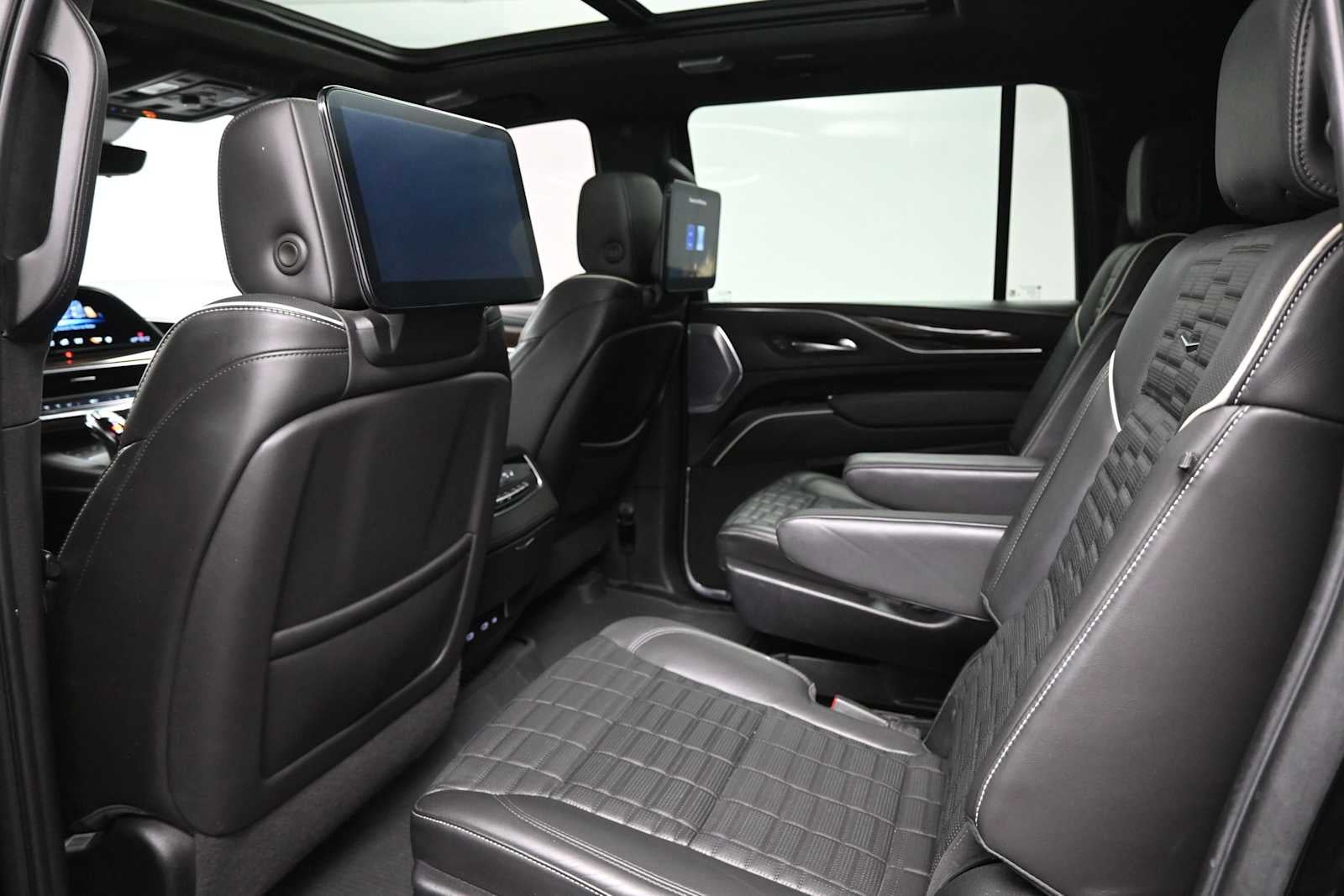 2022 Cadillac Escalade ESV Sport Platinum