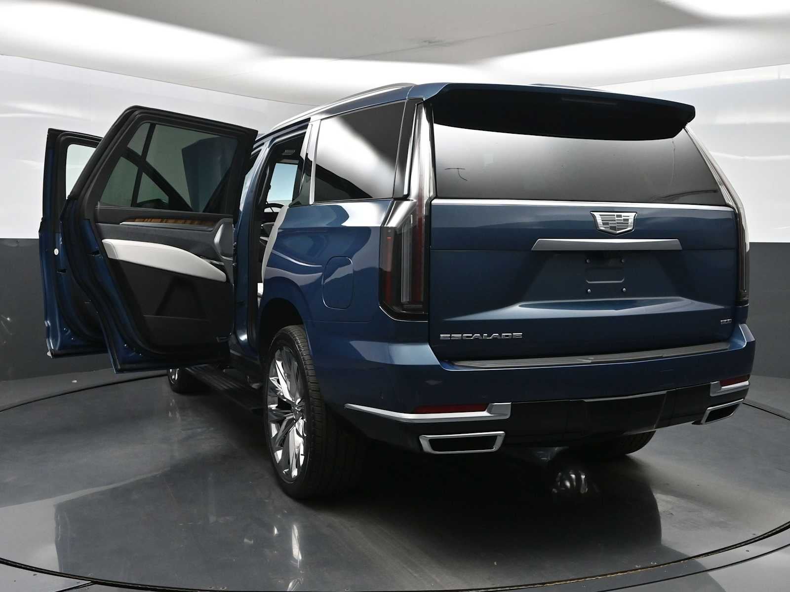 2026 Cadillac Escalade Platinum Luxury