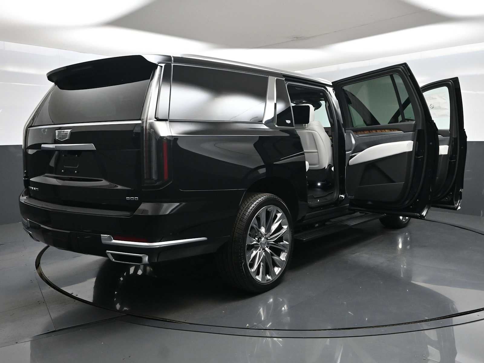 2026 Cadillac Escalade ESV Platinum Luxury