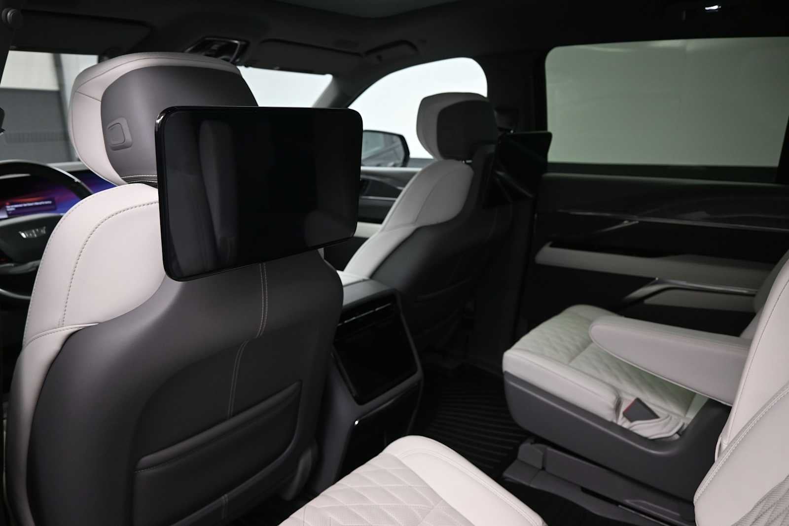 2025 Cadillac ESCALADE IQ Sport 1